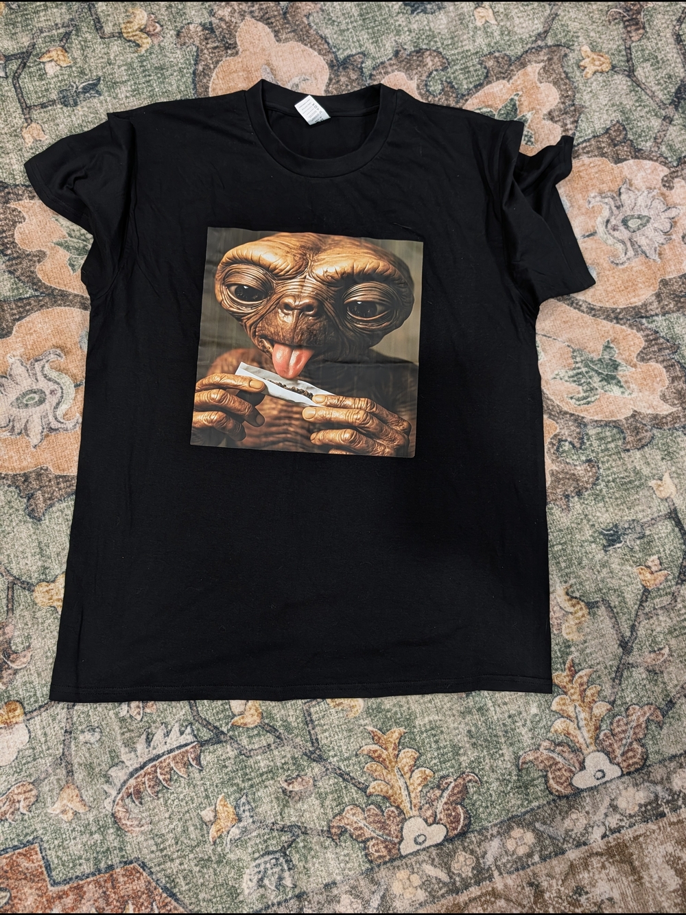 Black Reptile Pet-Themed Graphic T-Shirt - ET Design - Picture 1 of 2